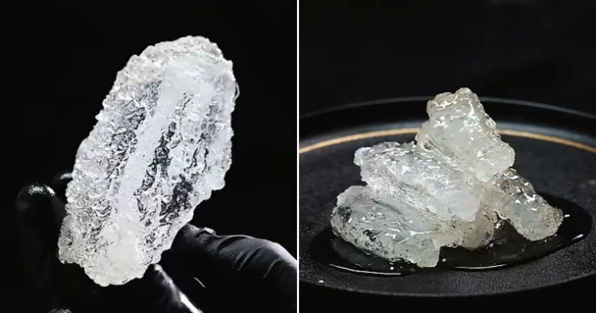 Un bloguero chino crea piezas de pollo frito que parecen cristales